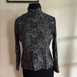 Jones New York Black and Gray Patterned Top